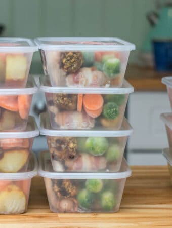 healthy toddler meal prep containers, that are clear in color.